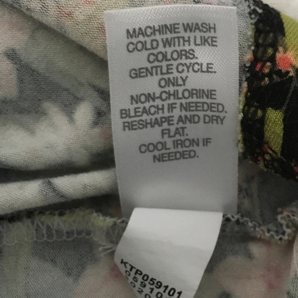 J Jill Wearever Floral Top - Picture 4 of 5